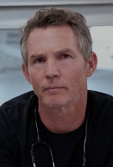 Shawn Hatosy in 'The Pitt'